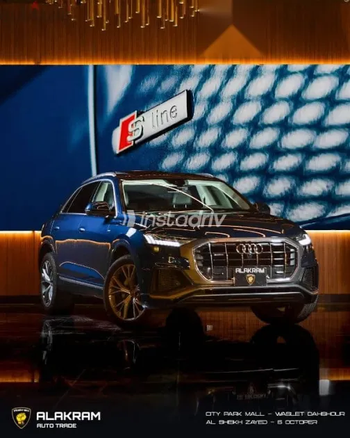 اودي Q8 2020 أزرق غامق مستعملة للبيع - 1