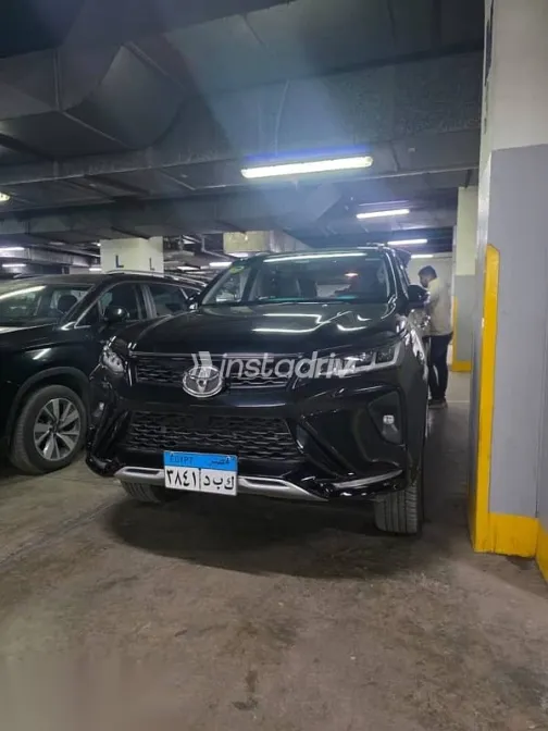 تويوتا فورتشنر 2025 أسود مستعملة للبيع - 5