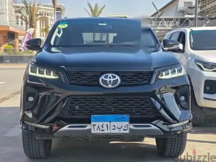 تويوتا فورتشنر 2025 أسود مستعملة للبيع