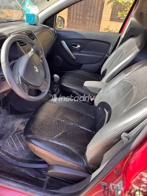 Renault Sandero 2015 Burgundy Used for Sale - 2