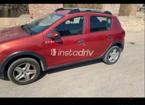 Renault Sandero 2015 Burgundy Used for Sale - 4