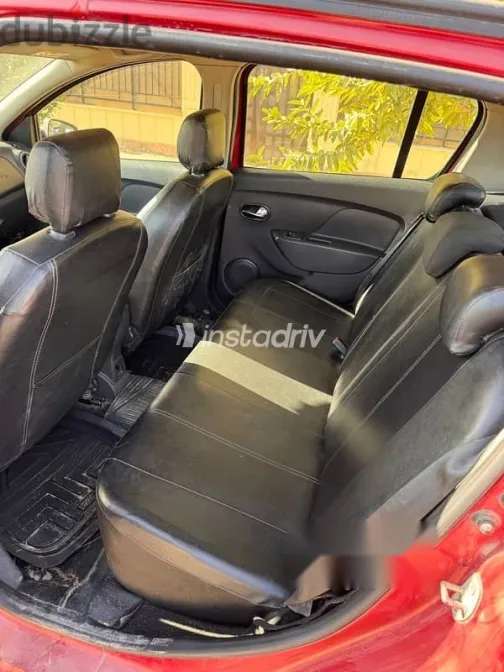 Renault Sandero 2015 Burgundy Used for Sale - 6