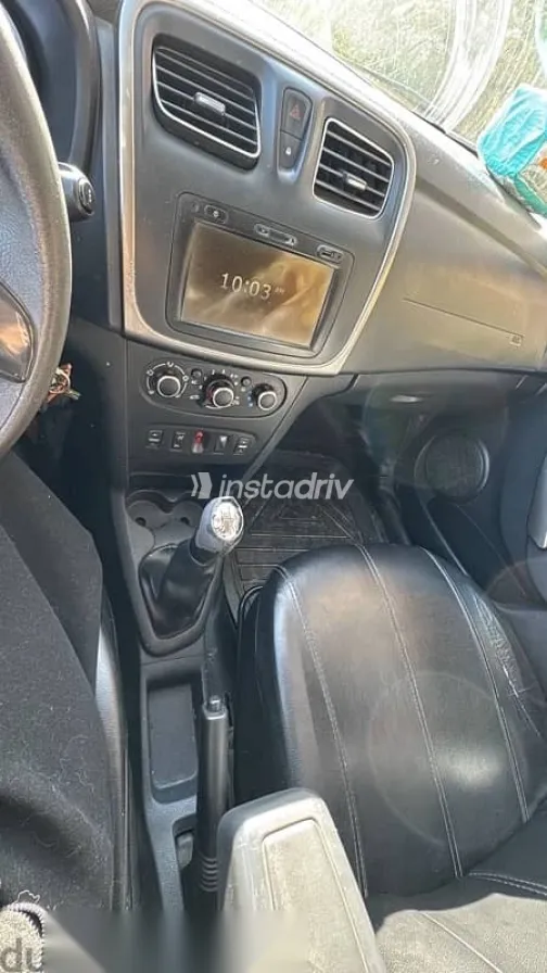 Renault Sandero 2015 Burgundy Used for Sale - 7