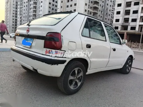 سكودا فيليشيا 1998 أبيض مستعملة للبيع - 4