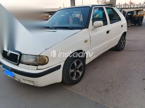 سكودا فيليشيا 1998 أبيض مستعملة للبيع - 5