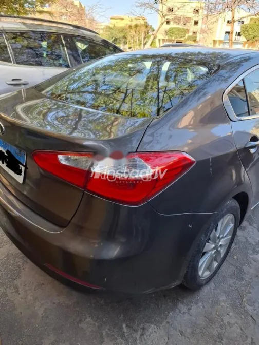 كيا سيراتو 2015 موكا مستعملة للبيع - 2