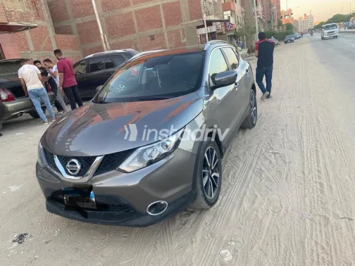 Nissan Qashqai 2017 White Used for Sale - 1