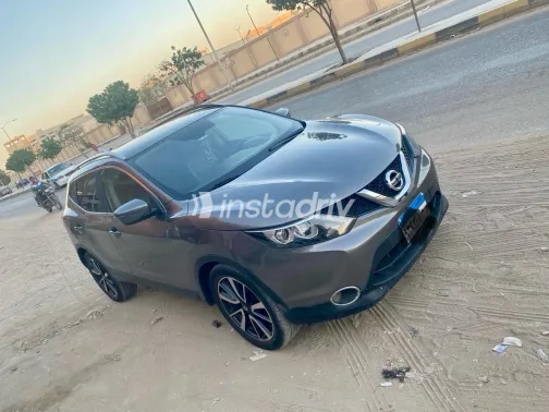 Nissan Qashqai 2017 White Used for Sale - 2