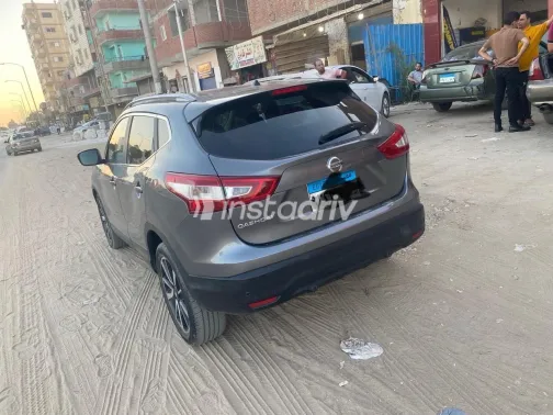 Nissan Qashqai 2017 White Used for Sale - 3