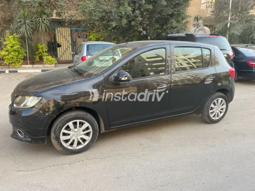 Renault Sandero 2017 White Used for Sale - 9