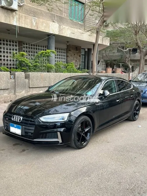 اودي A5 2018 أسود مستعملة للبيع - 2