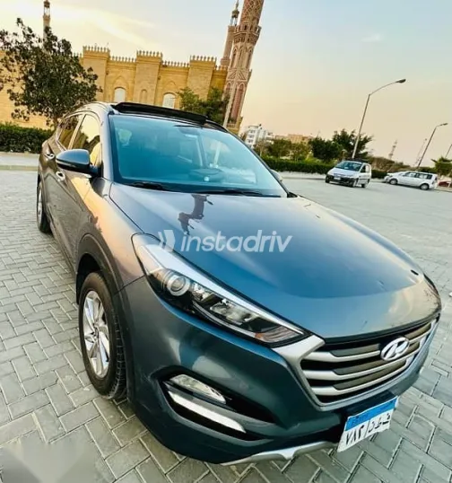 Hyundai Tucson 2017 Gray Used for Sale - 3