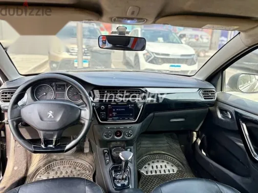 Peugeot 301 2018 Gold Used for Sale - 4