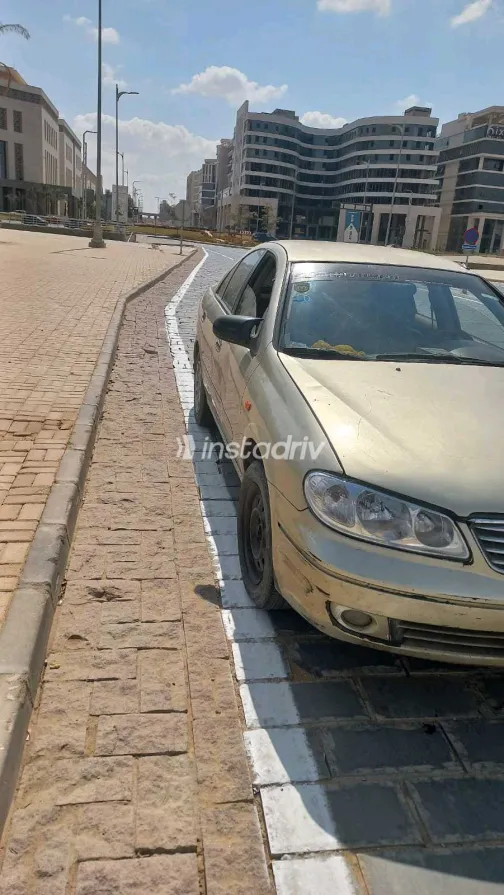 نيسان صنى 2007 أبيض مستعملة للبيع - 3