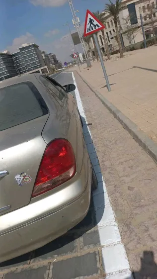 نيسان صنى 2007 أبيض مستعملة للبيع