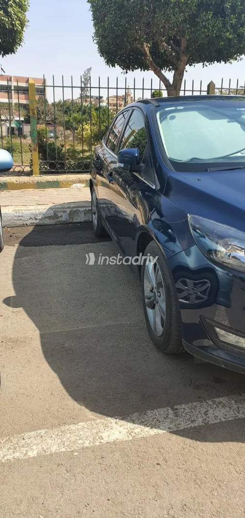 فورد فوكس 2017 أبيض مستعملة للبيع - 3