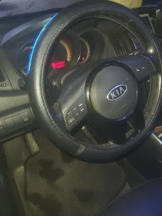 كيا فورتى 2013 أبيض مستعملة للبيع