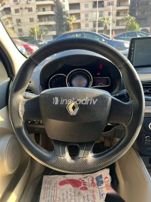 Renault Fluence 2015 Silver Used for Sale - 4