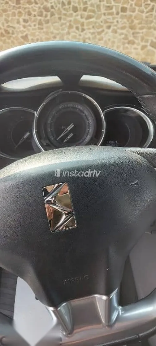 سيتروين Ds3 2016 أبيض مستعملة للبيع - 4