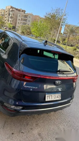 كيا سبورتاج 2020 أزرق غامق مستعملة للبيع