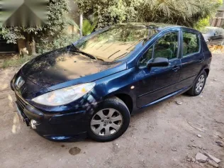 بيجو 307 2007 أزرق غامق مستعملة للبيع