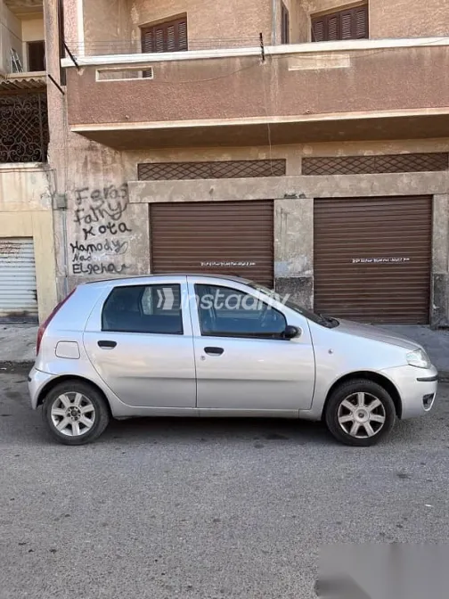 فيات بونتو 2009 فضي مستعملة للبيع - 1