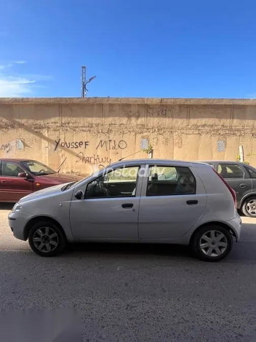 فيات بونتو 2009 فضي مستعملة للبيع - 2