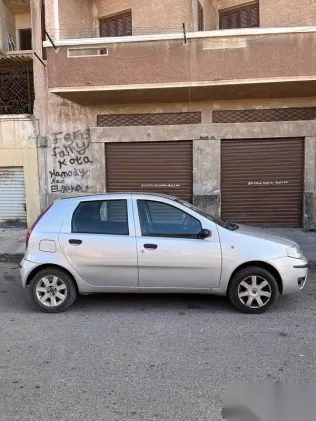 فيات بونتو 2009 فضي مستعملة للبيع