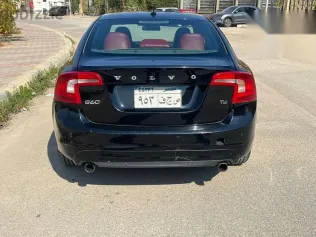 فولفو S60 2014 أسود مستعملة للبيع