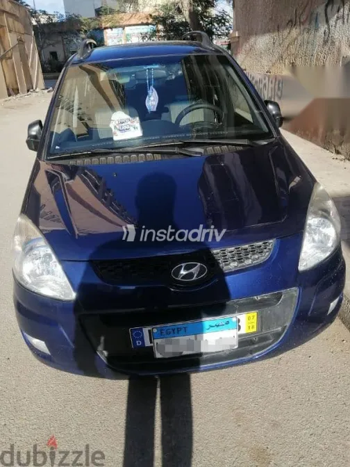 هيونداي ماتريكس 2010 أزرق غامق مستعملة للبيع - 2