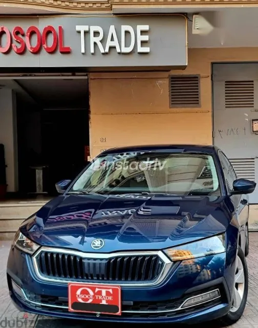 سكودا اوكتافيا 2021 أزرق غامق مستعملة للبيع - 2