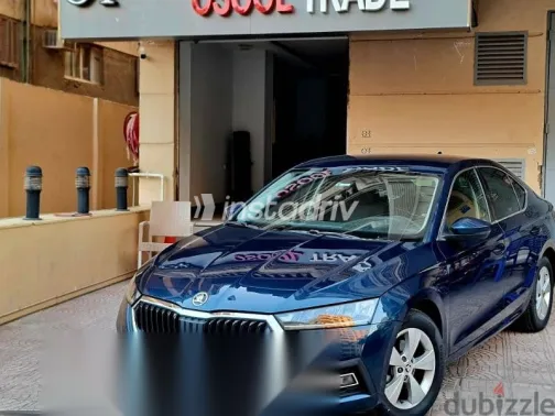 سكودا اوكتافيا 2021 أزرق غامق مستعملة للبيع - 6