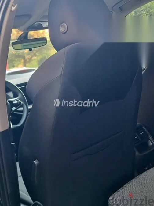 سكودا اوكتافيا 2021 أزرق غامق مستعملة للبيع - 8