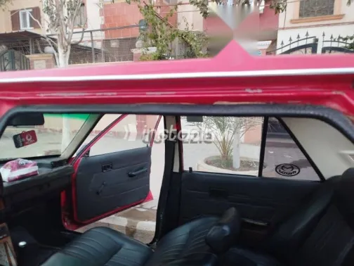 مازدا 323 1982 أحمر مستعملة للبيع - 8