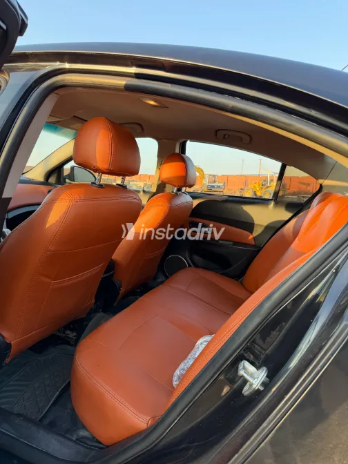 شيفروليه كروز 2011 أبيض مستعملة للبيع - 1