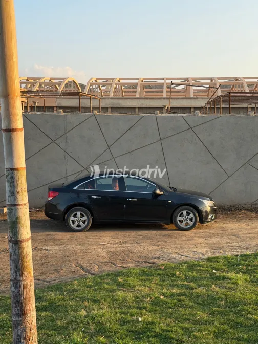 شيفروليه كروز 2011 أبيض مستعملة للبيع - 8