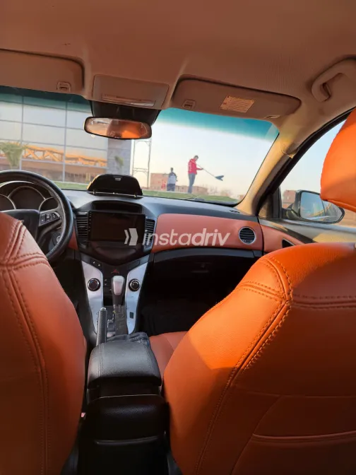 شيفروليه كروز 2011 أبيض مستعملة للبيع - 10