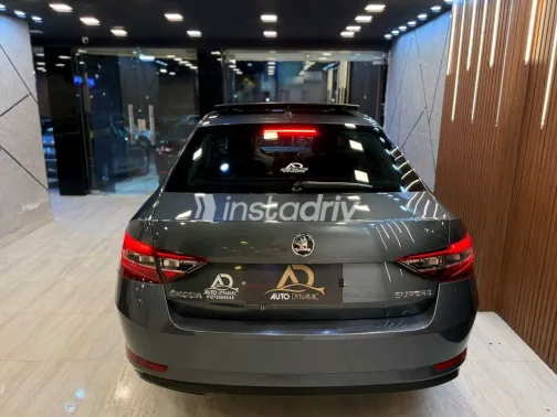 سكودا سوبيرب 2019 أبيض مستعملة للبيع - 4