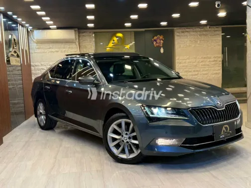 سكودا سوبيرب 2019 أبيض مستعملة للبيع - 6