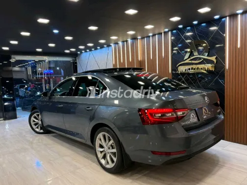 سكودا سوبيرب 2019 أبيض مستعملة للبيع - 7