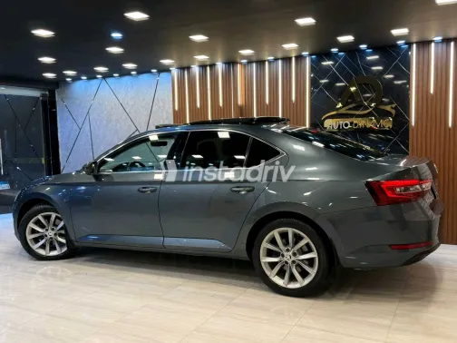 سكودا سوبيرب 2019 أبيض مستعملة للبيع - 8