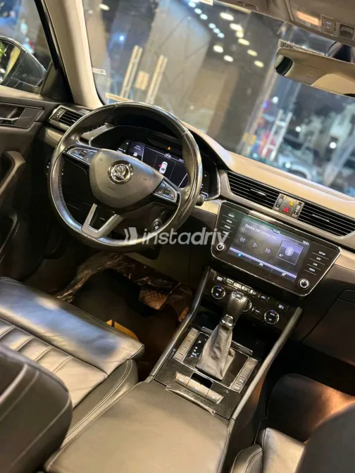 سكودا سوبيرب 2019 أبيض مستعملة للبيع - 9