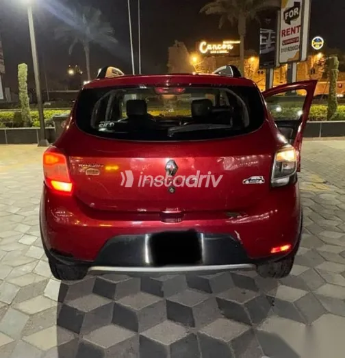 Renault Sandero 2016 Red Used for Sale - 3