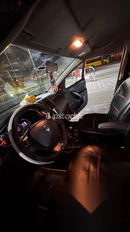 Renault Sandero 2016 Red Used for Sale - 4