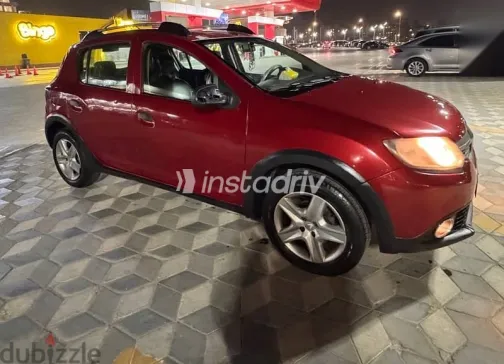 Renault Sandero 2016 Red Used for Sale - 7