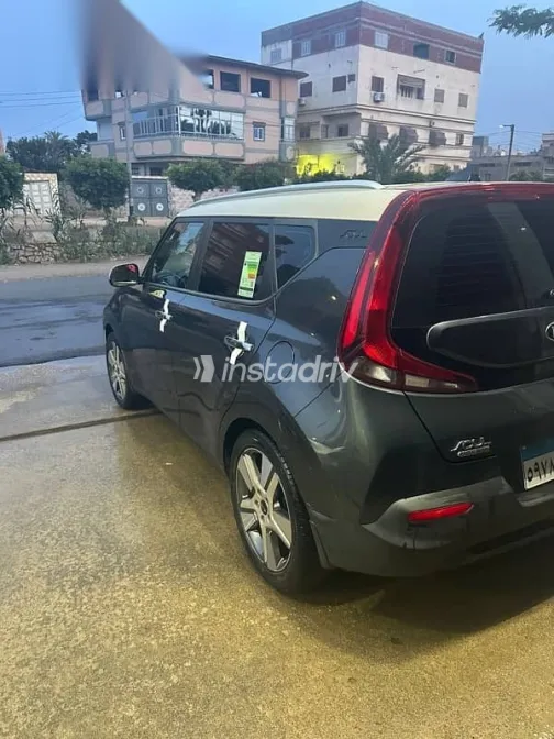 كيا سول 2020 أبيض مستعملة للبيع - 3