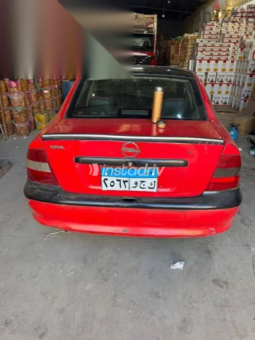 اوبل فيكترا 1997 أحمر مستعملة للبيع - 1