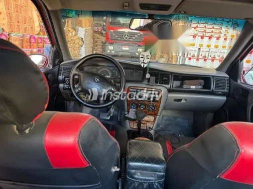 اوبل فيكترا 1997 أحمر مستعملة للبيع - 4