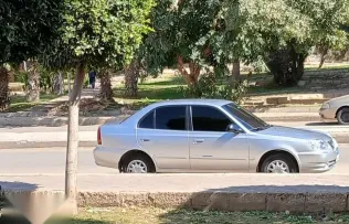 هيونداي فيرنا 2007 فضي مستعملة للبيع