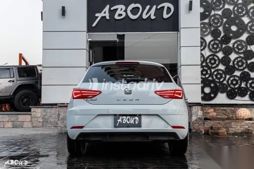 سيات ليون 2020 أبيض مستعملة للبيع - 1